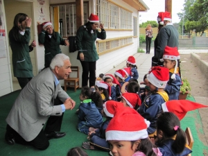 Alcalde Omar Vera realiza saludo navideño a la comuna desde Jardín Infantil