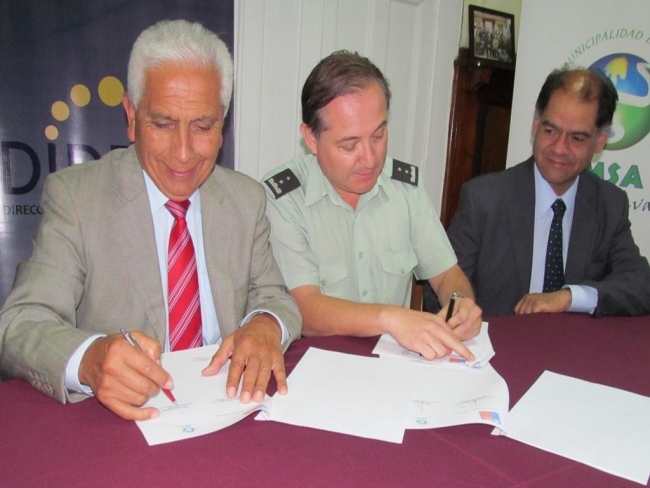 Municipio y Gendarmería firman convenio para que condenas menores a un año se cumplan con trabajo comunitario   