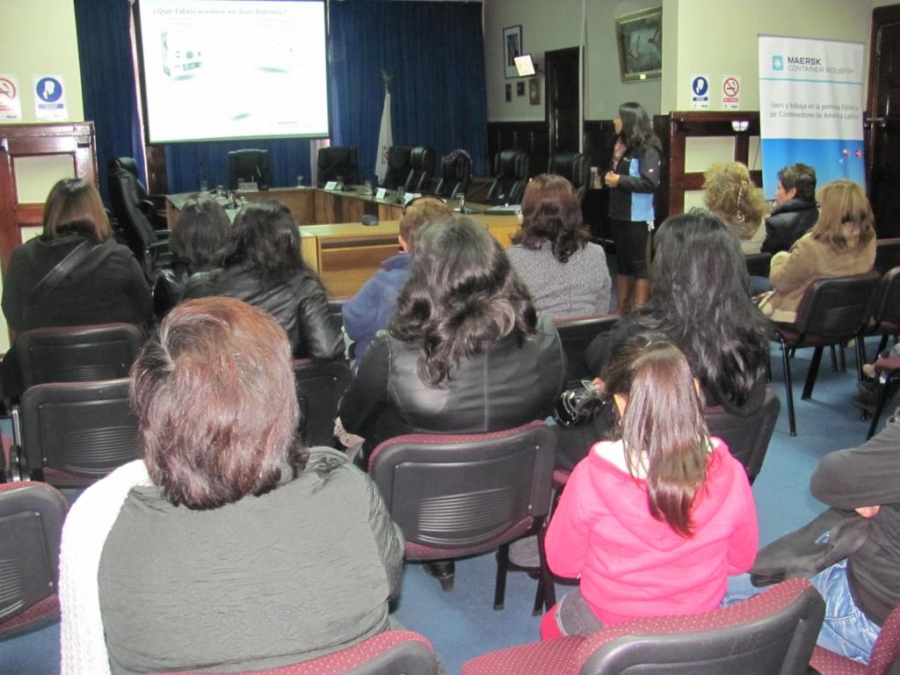 Programa inserto en el Municipio acerca oportunidades laborales a mujeres de la comuna