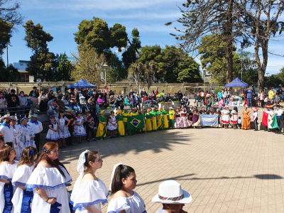 San Antonio celebró  el Día Mundial del Folclor con gran espectáculo en la plaza de Llolleo