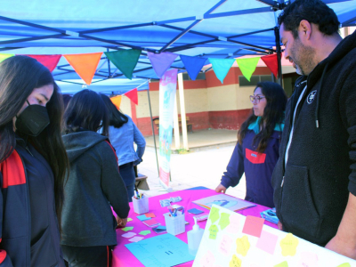 Estudiantes participan en Feria Interactiva de Promoción de Salud Mental