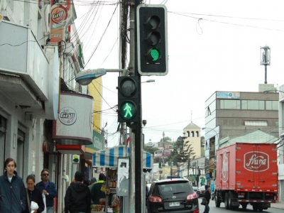 Con moderno sistema dejan “en línea directa” los semáforos de Av. Centenario