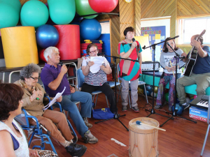 Usuarios del CCR San Antonio de Padua rehabilitan su alma al ritmo de la música