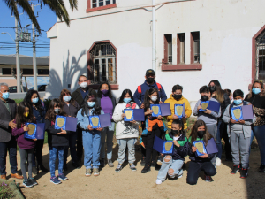 Niños y niñas que participaron del evento “Voces y Sonidos de Chile” recibieron reconocimiento en la Municipalidad de San Antonio