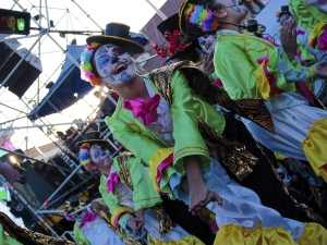 San Antonio se llenó de color, alegría y música en la primera jornada del Carnaval de Murgas y Comparsas (Puntajes)