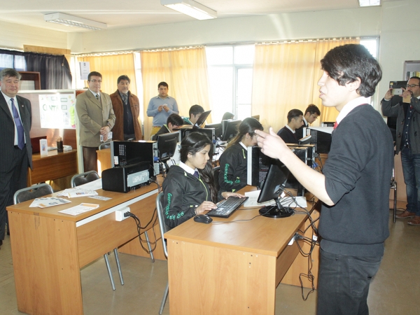 Emblemático Instituto Comercial realiza Feria de Educación Técnico Profesional