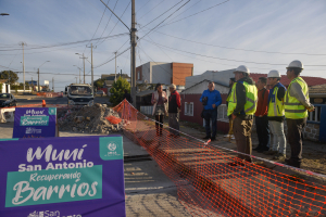 En Barrancas se realizan obras de reparación en tramo de avenida Independencia