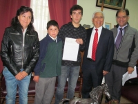Municipio apoya a joven San Antonino que participará en concurso mundial de robótica.
