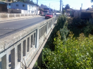 Copia de Construcción Atravieso Avenida Centenario sobre Estero Arévalo, San Antonio.