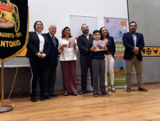 Estudiantes de la comuna reciben premio de excelencia en el manejo del inglés