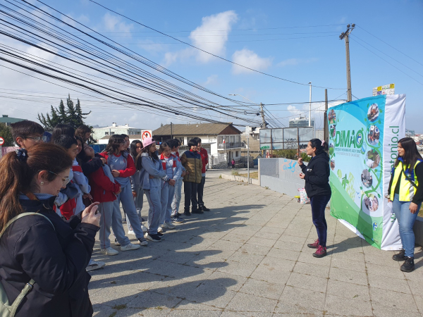 Municipio y estudiantes instalan corredor ecológico en el Talud 21 de Mayo