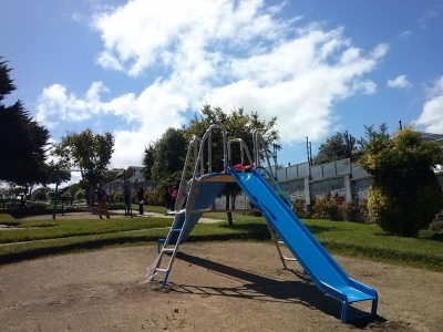 Reponen juegos infantiles en plazas de San  Antonio