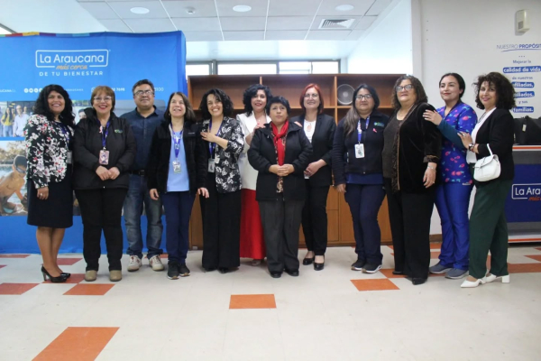 Reconocen a 15 funcionarios de la salud por d&eacute;cadas de servicio p&uacute;blico en San Antonio