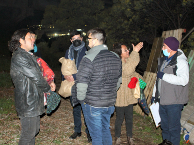 Alcaldía trabaja en terreno para entregar frazadas y ropa de abrigo a personas en situación de calle