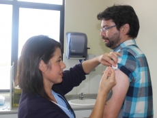 Con todo parti&oacute; campa&ntilde;a de vacunaci&oacute;n en consultorios de San Antonio