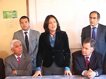 Subsecretaria de Obras p&uacute;blicas anuncia a la comunidad de Leyda , en febrero del pr&oacute;ximo a&ntilde;o contaran con  agua  potable