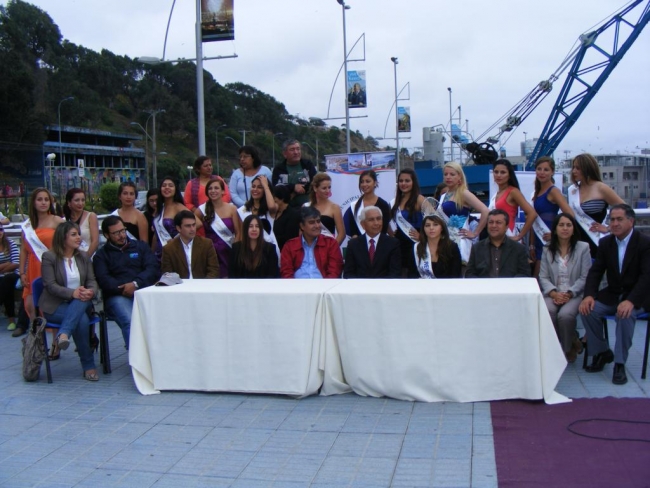 Con la belleza de las candidatas a reina se realiz&oacute; el lanzamiento oficial del Carnaval de Murgas y Comparsas 
