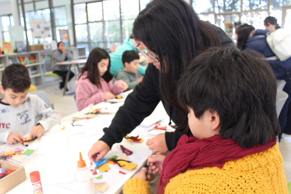 Niños y niñas de San Antonio disfrutaron de la actividad “Deditos contadores de leyendas” en la biblioteca